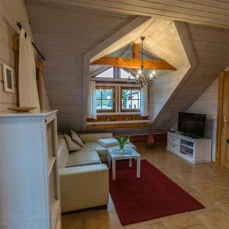 Ferienwohnung Im Blockhaus Rosenkranz ラートマンスドルフ エクステリア 写真