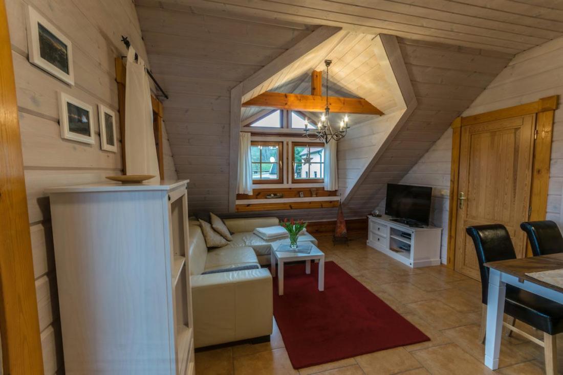 Ferienwohnung Im Blockhaus Rosenkranz ラートマンスドルフ エクステリア 写真